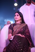 Janhvi Kapoor Steals the Show